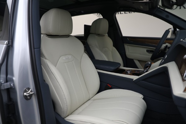 New 2025 Bentley Bentayga EWB V8 for sale $262,915 at Pagani of Greenwich in Greenwich CT 06830 25