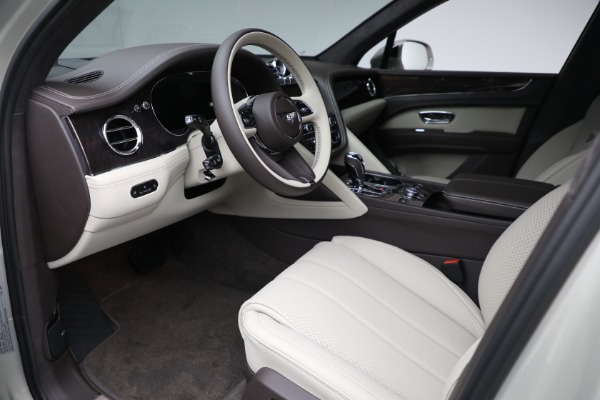 New 2025 Bentley Bentayga V8 for sale Sold at Pagani of Greenwich in Greenwich CT 06830 19