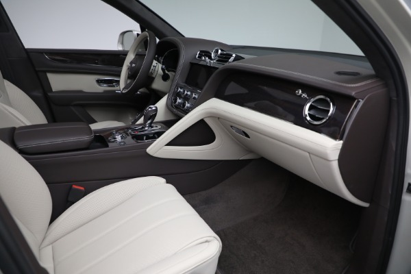 New 2025 Bentley Bentayga V8 for sale Sold at Pagani of Greenwich in Greenwich CT 06830 26