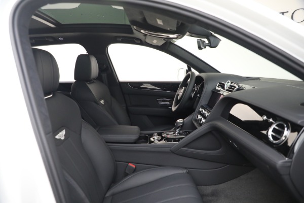 New 2025 Bentley Bentayga V8 for sale $199,900 at Pagani of Greenwich in Greenwich CT 06830 24