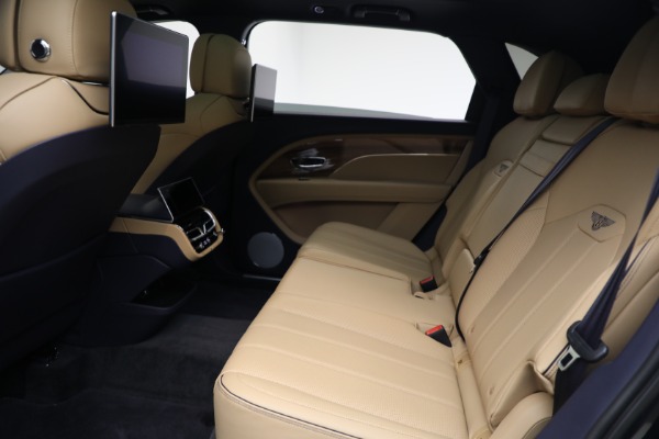 Used 2024 Bentley Bentayga EWB V8 for sale $204,900 at Pagani of Greenwich in Greenwich CT 06830 22