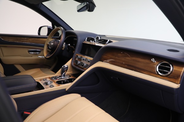 Used 2024 Bentley Bentayga EWB V8 for sale $204,900 at Pagani of Greenwich in Greenwich CT 06830 28