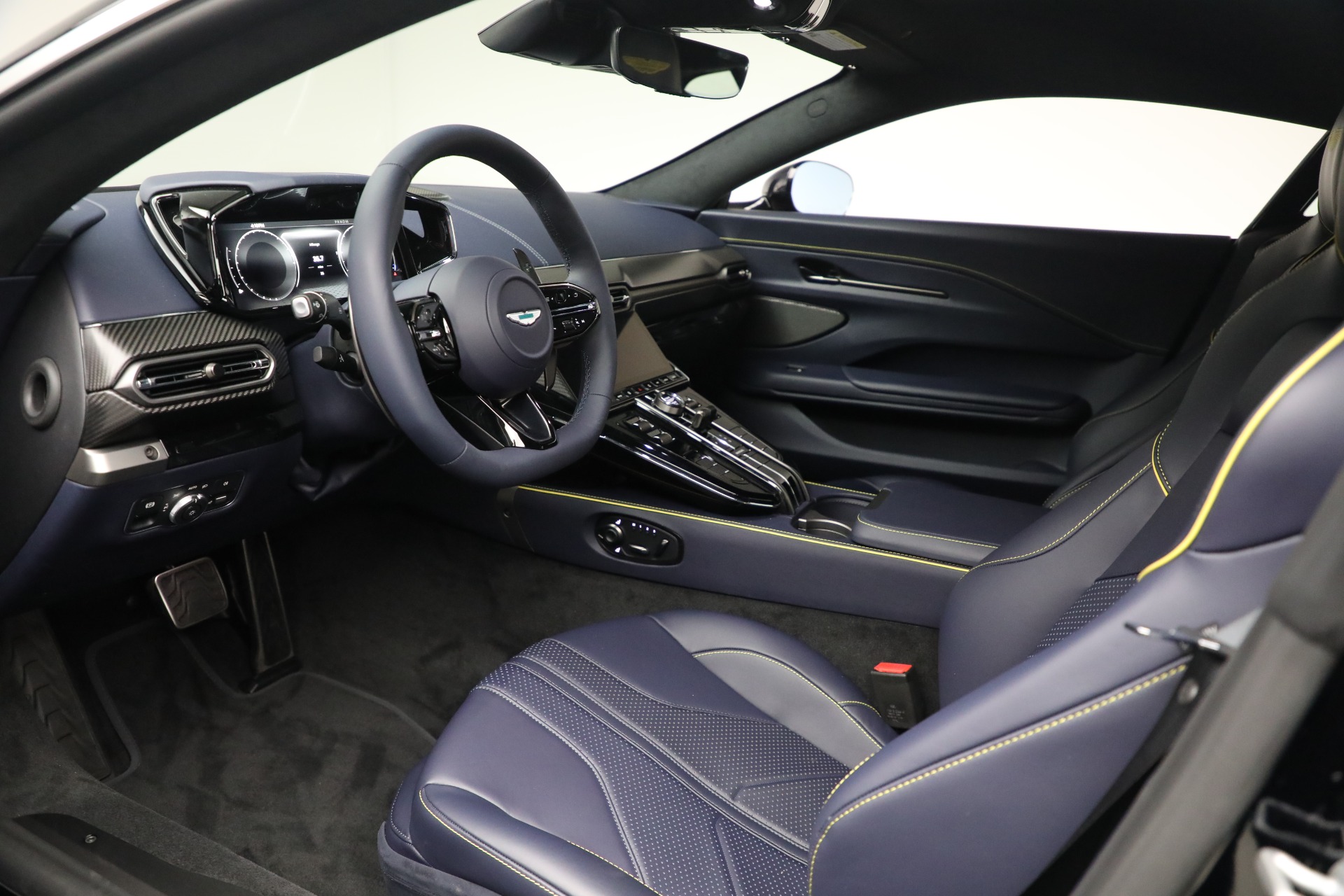 2026 Aston Martin Vantage Base - Photo 13