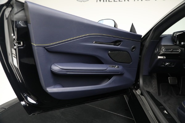 New 2026 Aston Martin Vantage for sale $240,400 at Pagani of Greenwich in Greenwich CT 06830 16