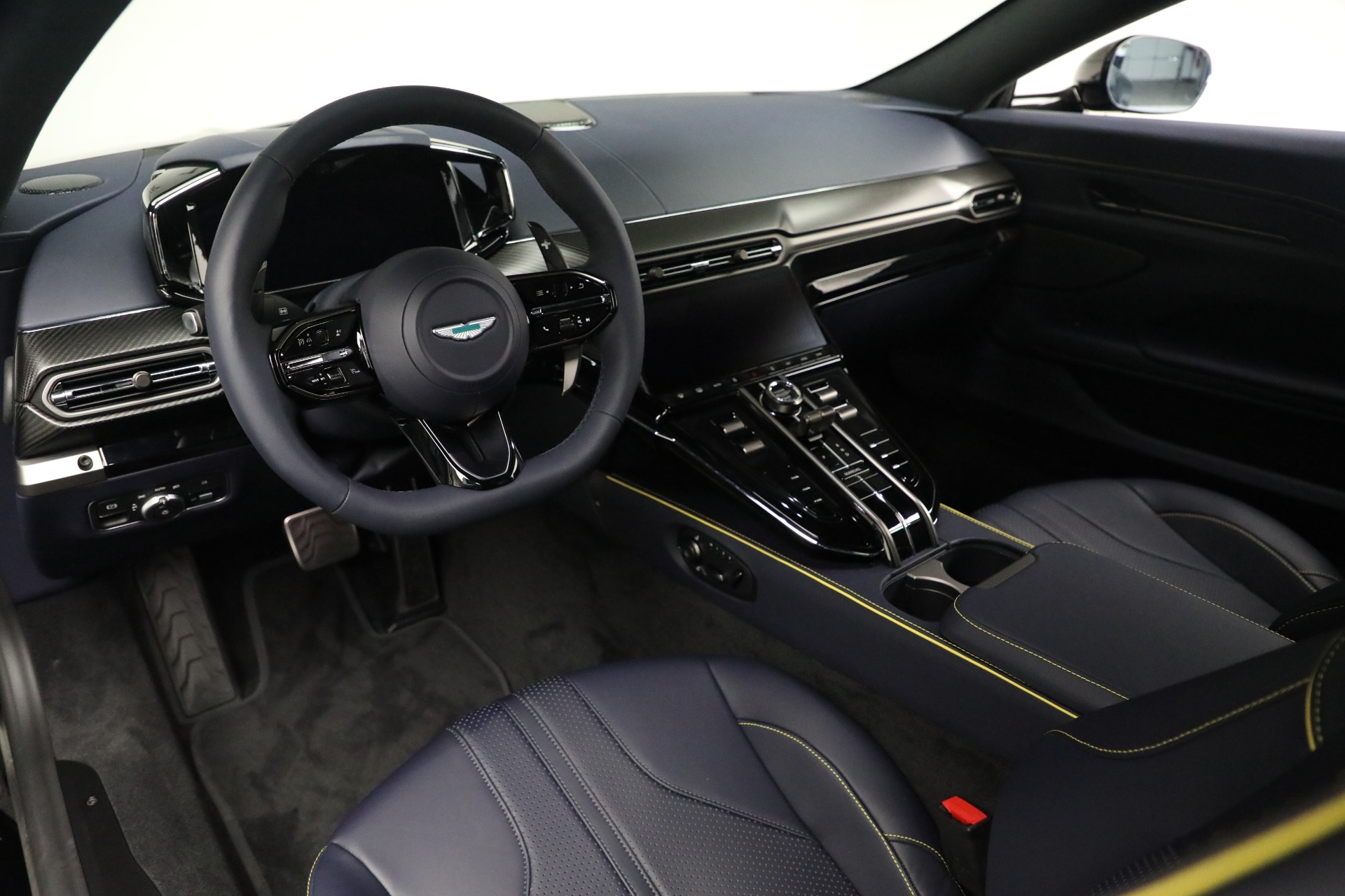 2026 Aston Martin Vantage Base - Photo 17