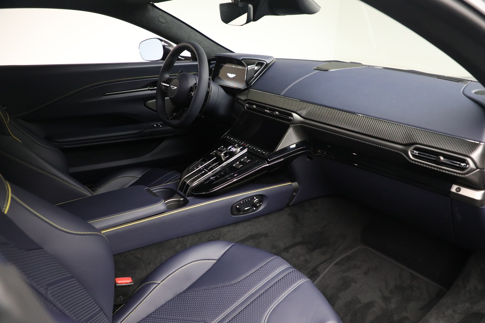 2026 Aston Martin Vantage Base - Photo 18