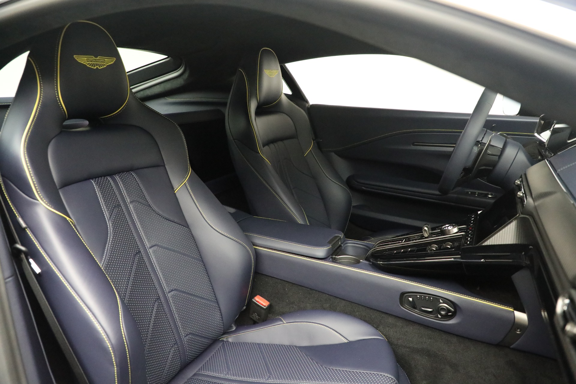 2026 Aston Martin Vantage Base - Photo 20