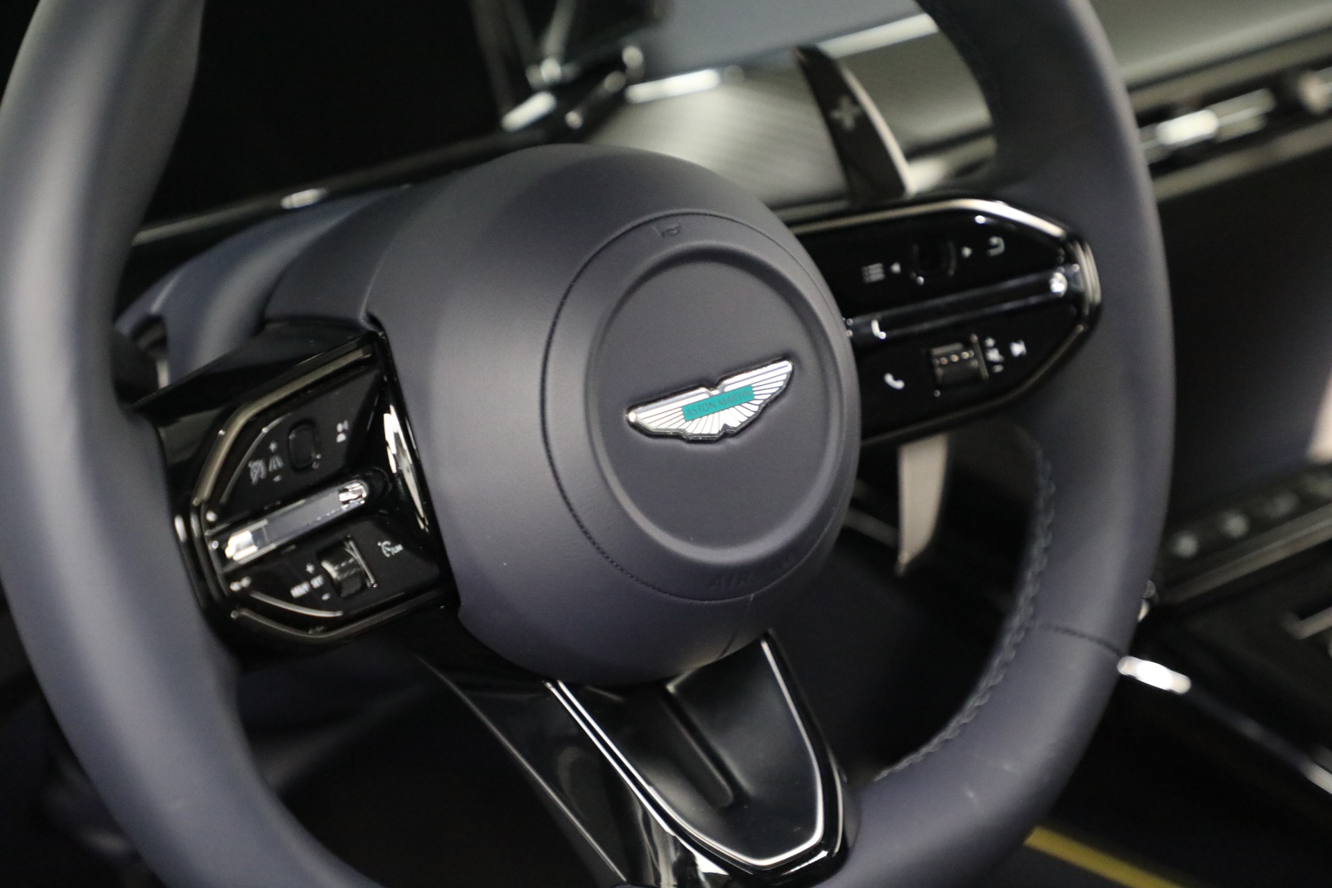 2026 Aston Martin Vantage Base - Photo 25