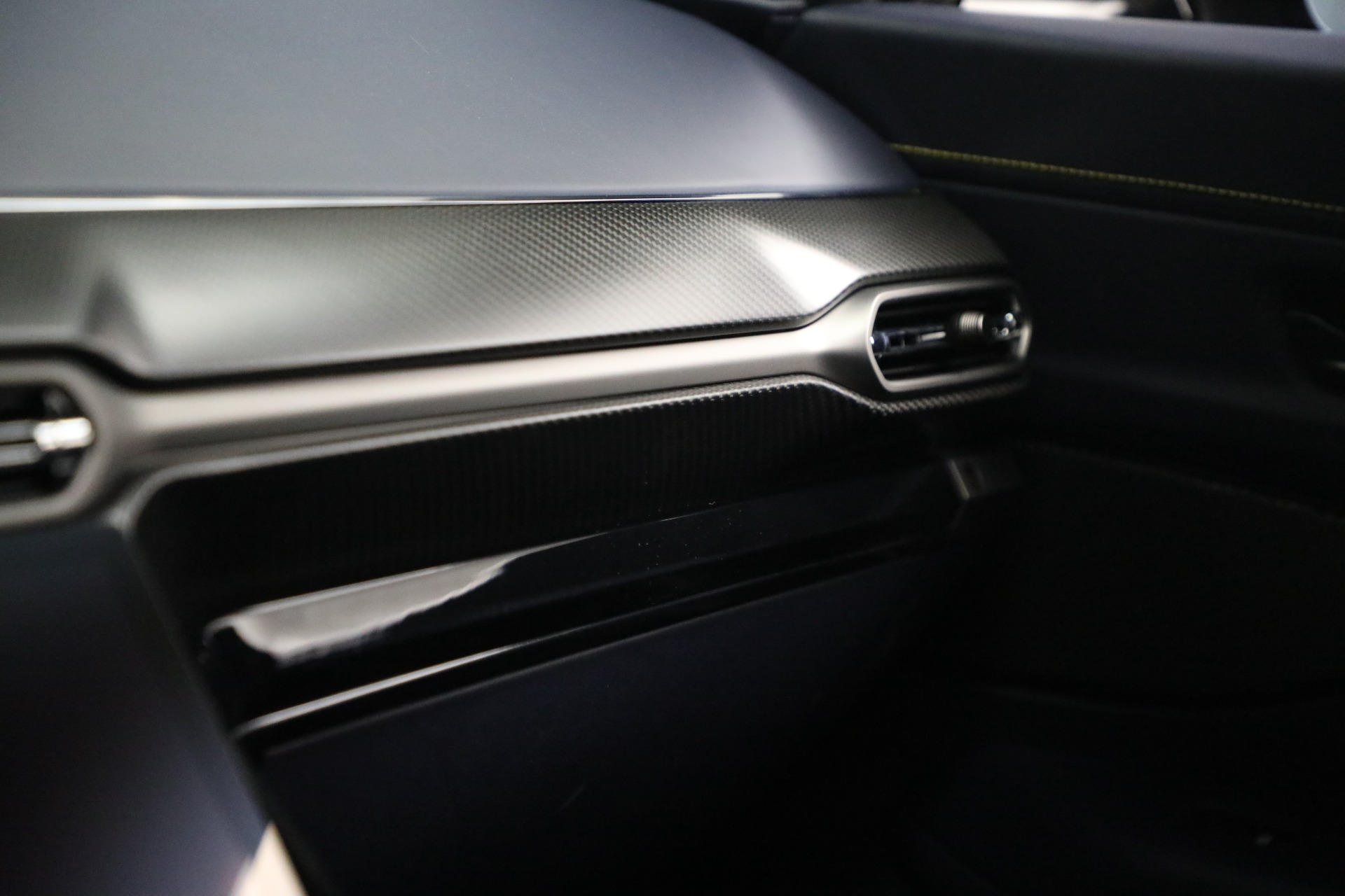 2026 Aston Martin Vantage Base - Photo 26