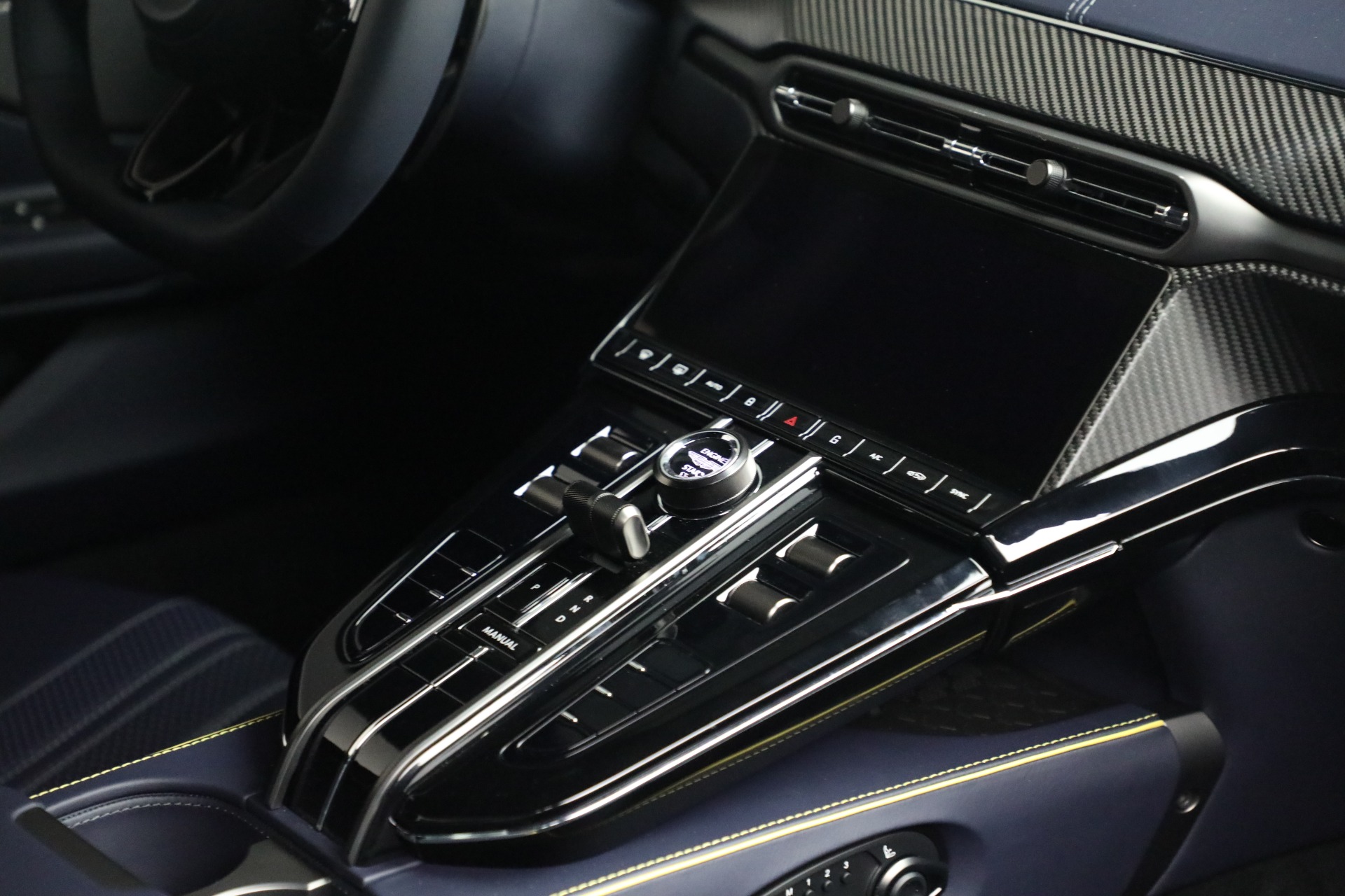 2026 Aston Martin Vantage Base - Photo 27