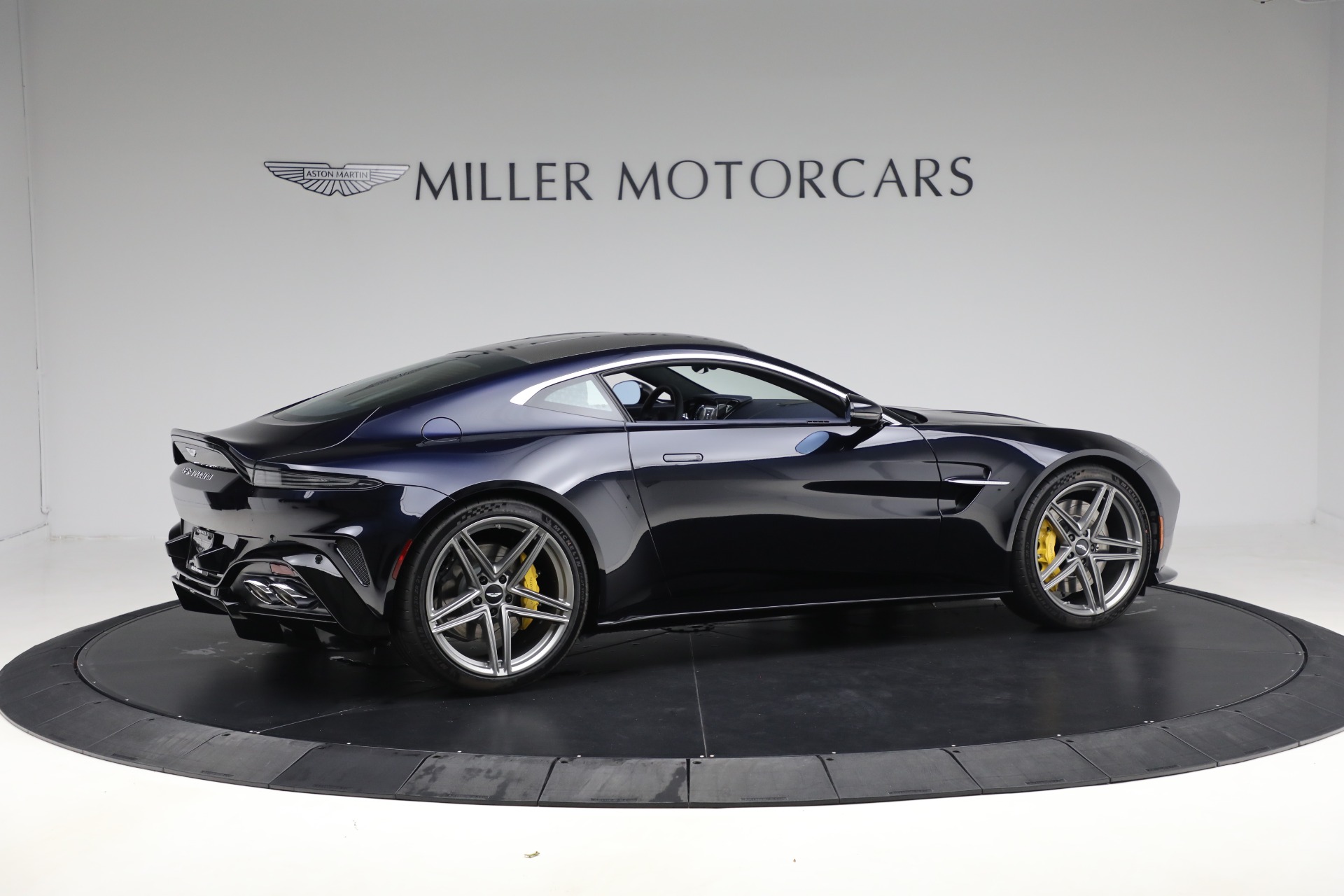 2026 Aston Martin Vantage Base - Photo 8