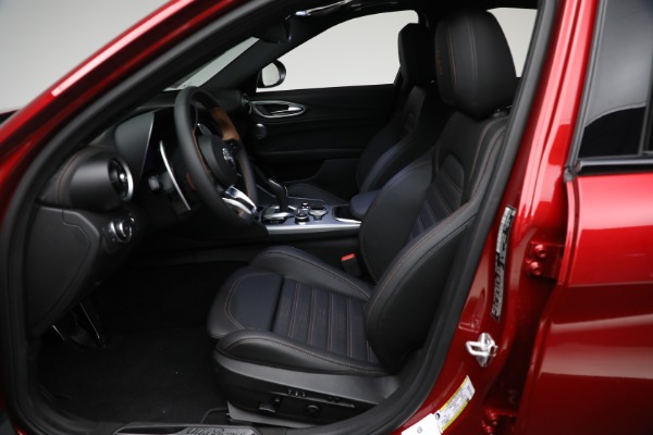 New 2025 Alfa Romeo Giulia Intensa for sale Sold at Pagani of Greenwich in Greenwich CT 06830 14