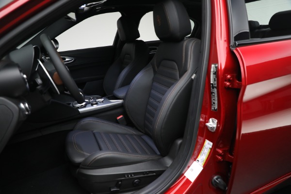 New 2025 Alfa Romeo Giulia Intensa for sale Sold at Pagani of Greenwich in Greenwich CT 06830 15