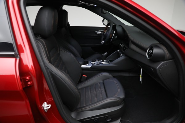 New 2025 Alfa Romeo Giulia Intensa for sale Sold at Pagani of Greenwich in Greenwich CT 06830 16
