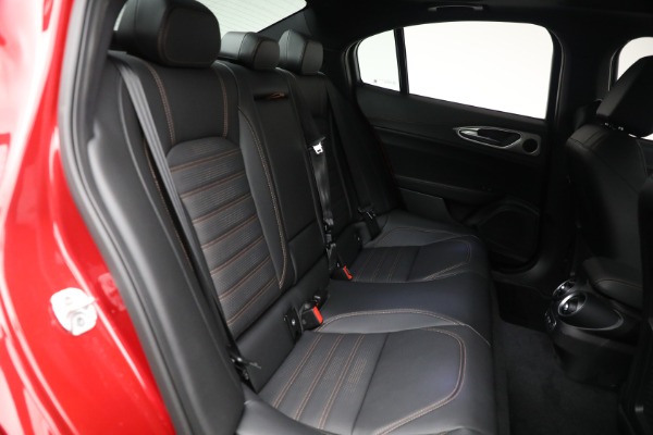 New 2025 Alfa Romeo Giulia Intensa for sale Sold at Pagani of Greenwich in Greenwich CT 06830 19