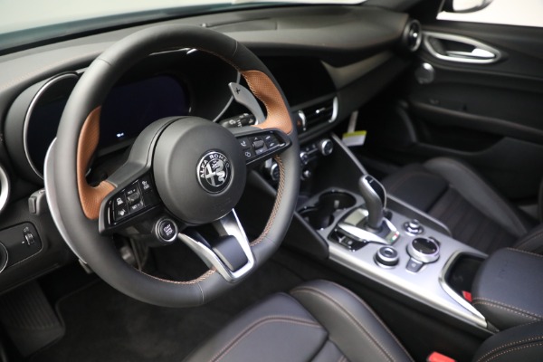 New 2025 Alfa Romeo Giulia Intensa for sale Sold at Pagani of Greenwich in Greenwich CT 06830 13