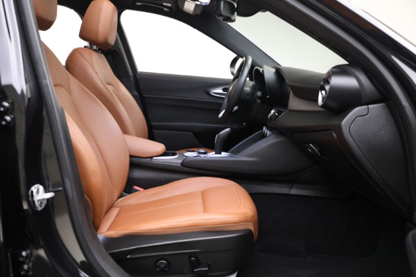 Used 2022 Alfa Romeo Giulia for sale Sold at Pagani of Greenwich in Greenwich CT 06830 12
