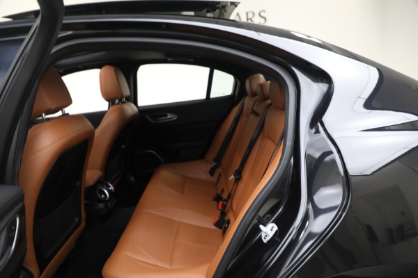 Used 2022 Alfa Romeo Giulia for sale Sold at Pagani of Greenwich in Greenwich CT 06830 13