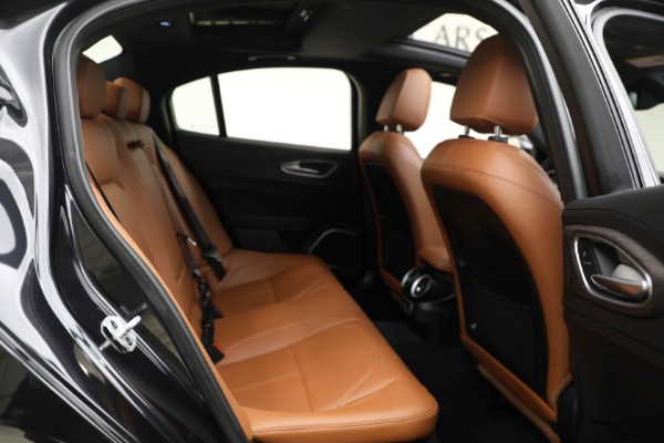 Used 2022 Alfa Romeo Giulia for sale Sold at Pagani of Greenwich in Greenwich CT 06830 14