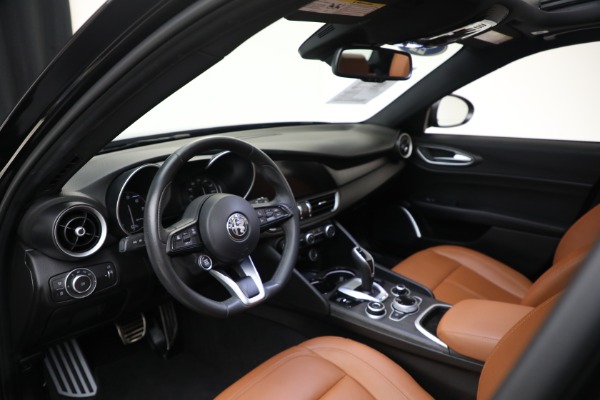 Used 2022 Alfa Romeo Giulia for sale Sold at Pagani of Greenwich in Greenwich CT 06830 17