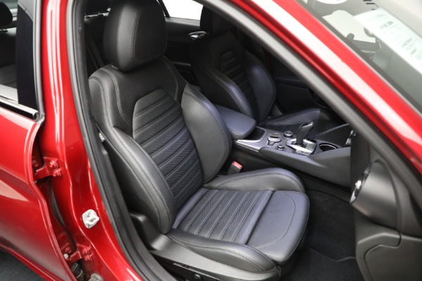 Used 2022 Alfa Romeo Giulia Veloce for sale Sold at Pagani of Greenwich in Greenwich CT 06830 17