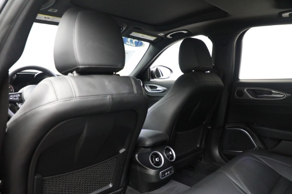 Used 2022 Alfa Romeo Giulia Veloce for sale Sold at Pagani of Greenwich in Greenwich CT 06830 19