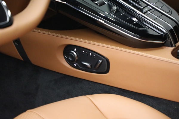 New 2026 Aston Martin Vantage for sale $240,100 at Pagani of Greenwich in Greenwich CT 06830 22