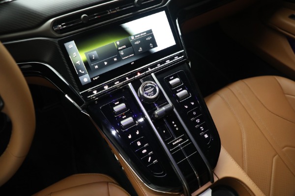 New 2026 Aston Martin Vantage for sale $240,100 at Pagani of Greenwich in Greenwich CT 06830 26