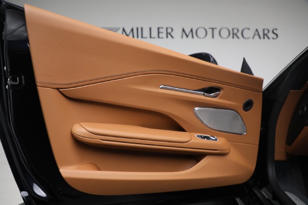 New 2026 Aston Martin Vantage Roadster for sale Sold at Pagani of Greenwich in Greenwich CT 06830 25