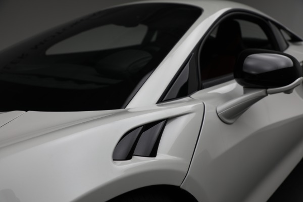 New 2026 McLaren Artura TechLux for sale $304,500 at Pagani of Greenwich in Greenwich CT 06830 25