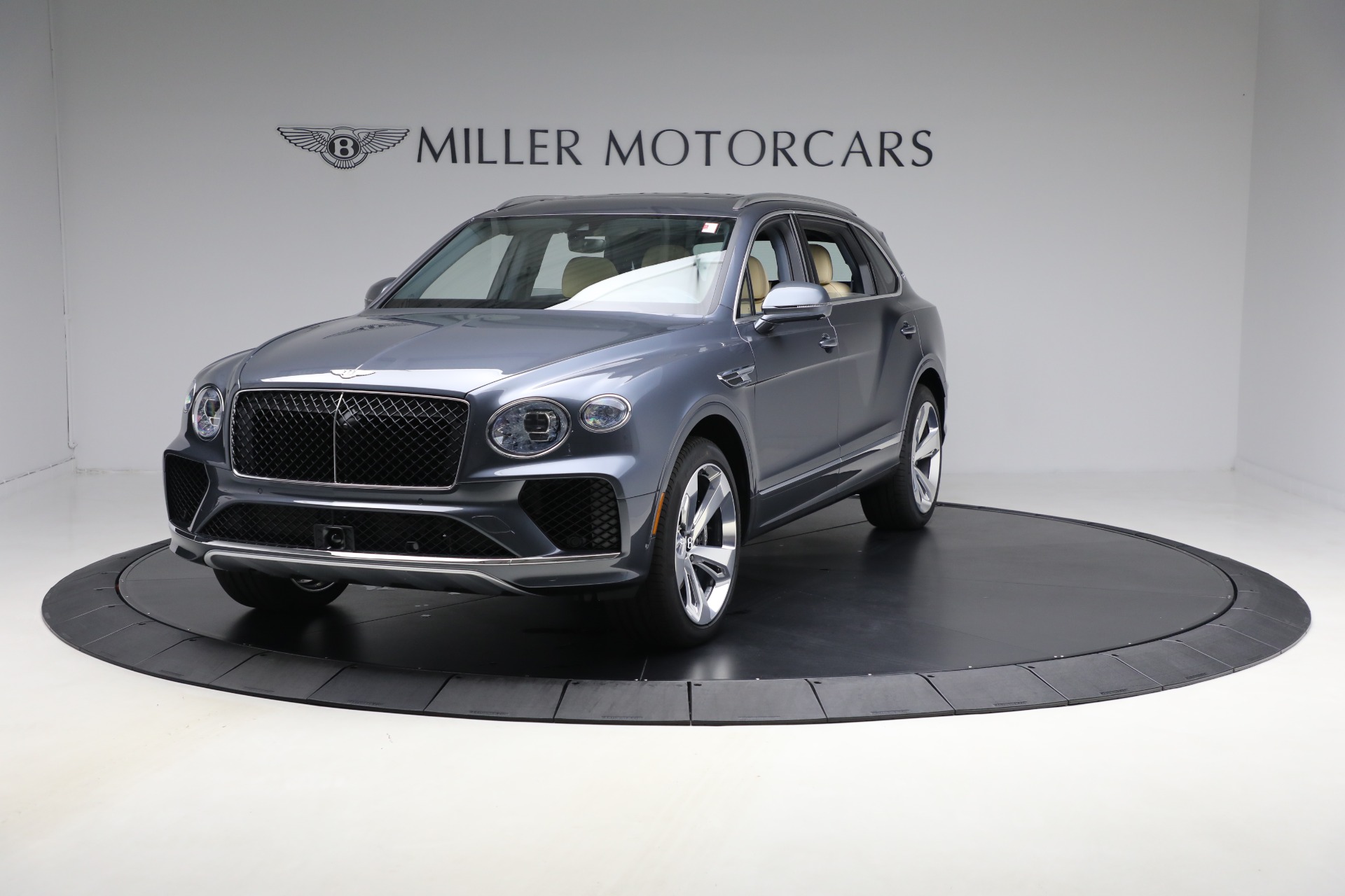 New 2025 Bentley Bentayga EWB V8 for sale $276,000 at Pagani of Greenwich in Greenwich CT 06830 1