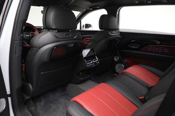 Used 2025 Bentley Bentayga EWB Azure V8 for sale $255,900 at Pagani of Greenwich in Greenwich CT 06830 18