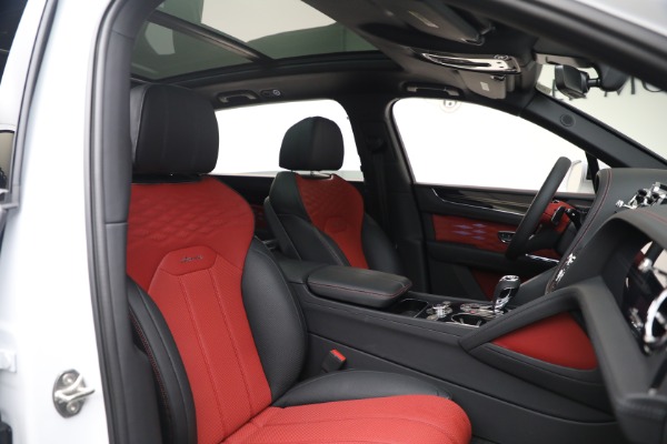 Used 2025 Bentley Bentayga EWB Azure V8 for sale $255,900 at Pagani of Greenwich in Greenwich CT 06830 23
