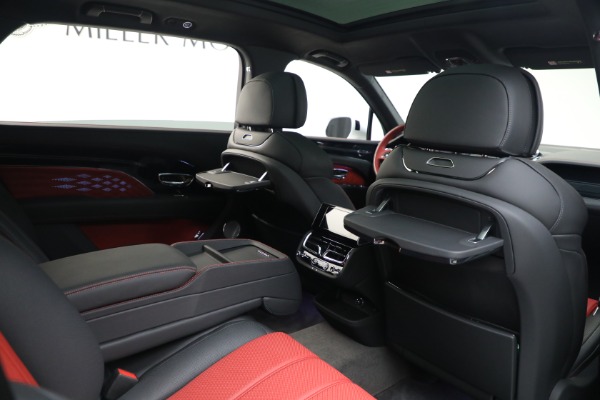 Used 2025 Bentley Bentayga EWB Azure V8 for sale $255,900 at Pagani of Greenwich in Greenwich CT 06830 24
