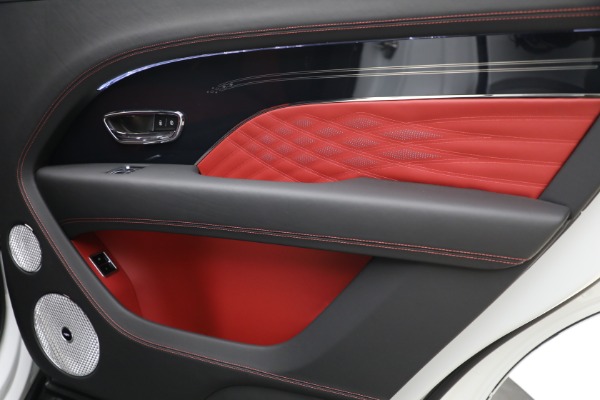 Used 2025 Bentley Bentayga EWB Azure V8 for sale $255,900 at Pagani of Greenwich in Greenwich CT 06830 27