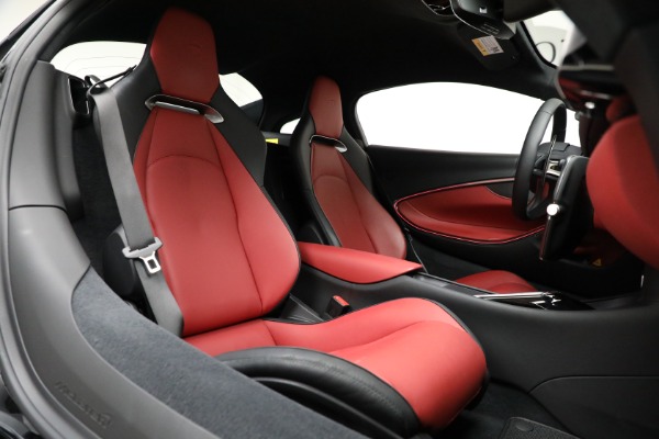 Used 2024 McLaren Artura TechLux for sale $196,900 at Pagani of Greenwich in Greenwich CT 06830 24