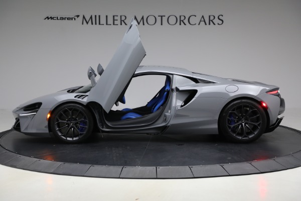Used 2023 McLaren Artura for sale $184,900 at Pagani of Greenwich in Greenwich CT 06830 15