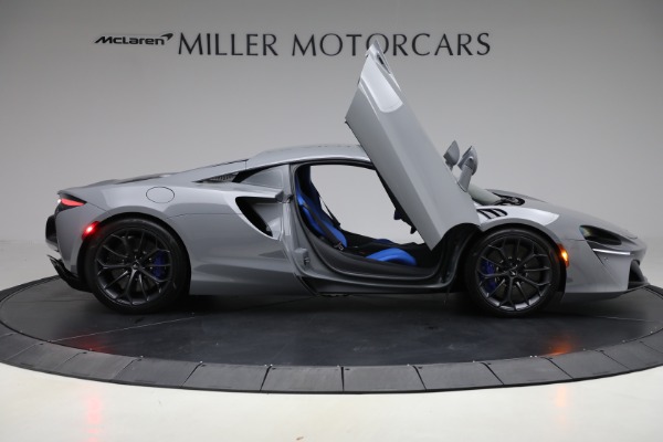 Used 2023 McLaren Artura for sale $184,900 at Pagani of Greenwich in Greenwich CT 06830 19