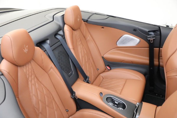 New 2026 Maserati GranCabrio Trofeo for sale $204,195 at Pagani of Greenwich in Greenwich CT 06830 19