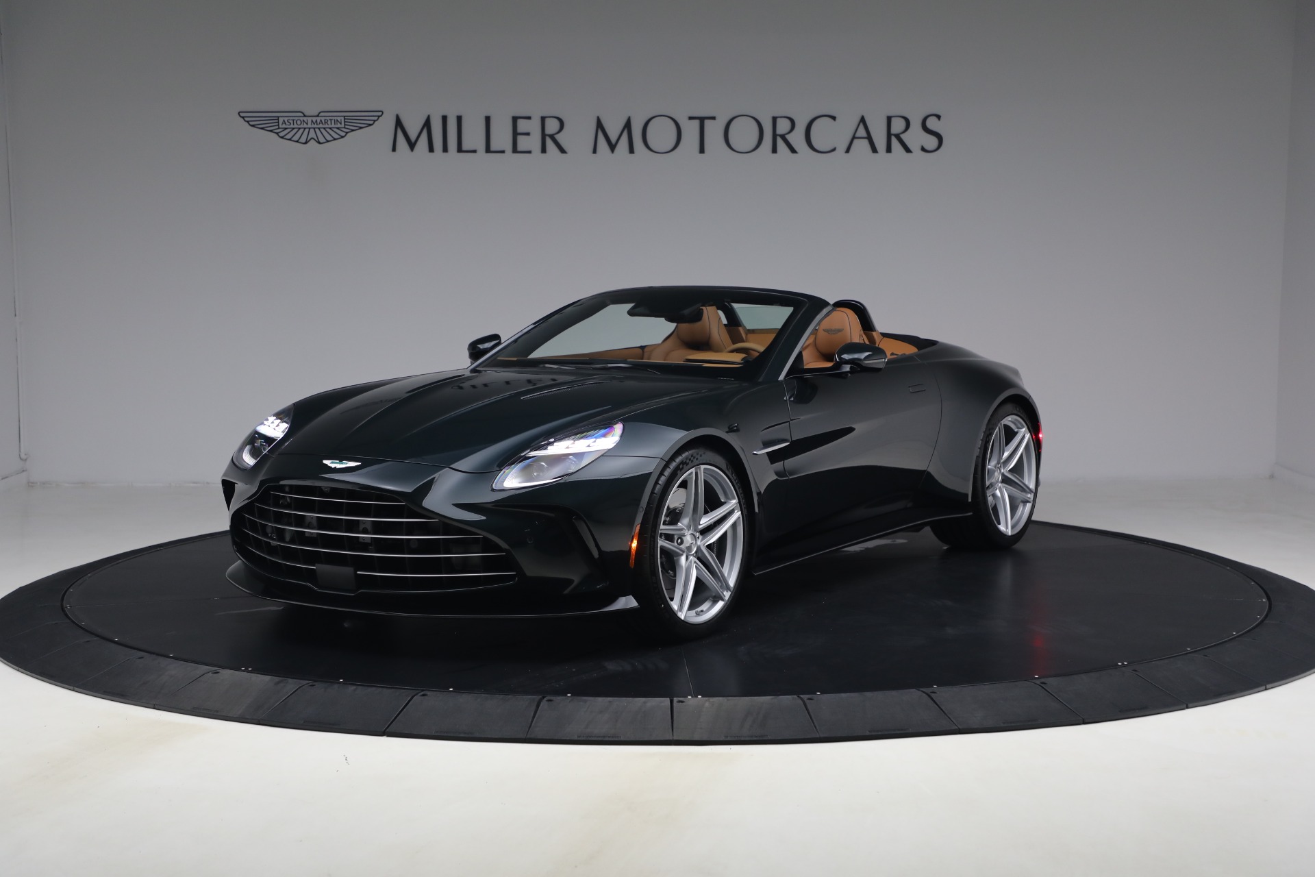 New 2026 Aston Martin Vantage Roadster for sale $260,300 at Pagani of Greenwich in Greenwich CT 06830 1