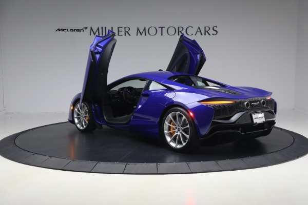 Used 2024 McLaren Artura Vision for sale $197,900 at Pagani of Greenwich in Greenwich CT 06830 16