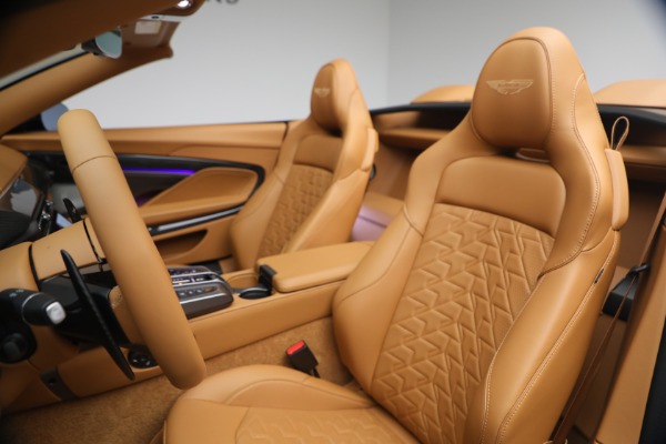 New 2026 Aston Martin Vanquish Volante for sale $581,800 at Pagani of Greenwich in Greenwich CT 06830 27