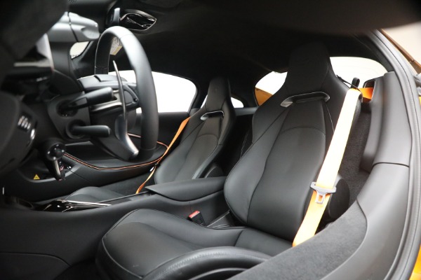 New 2026 McLaren Artura TechLux for sale $314,250 at Pagani of Greenwich in Greenwich CT 06830 20