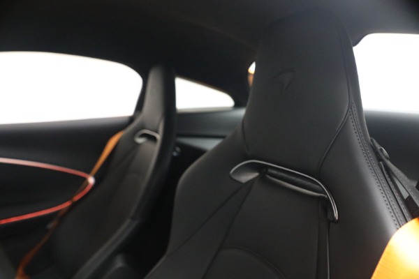 New 2026 McLaren Artura TechLux for sale $314,250 at Pagani of Greenwich in Greenwich CT 06830 25