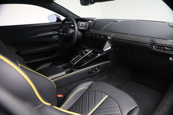 New 2026 Aston Martin Vantage S for sale $265,300 at Pagani of Greenwich in Greenwich CT 06830 18