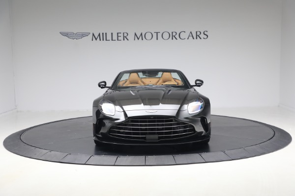 New 2026 Aston Martin Vantage Roadster for sale $265,600 at Pagani of Greenwich in Greenwich CT 06830 24
