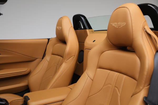 New 2026 Aston Martin Vantage Roadster for sale $265,600 at Pagani of Greenwich in Greenwich CT 06830 26