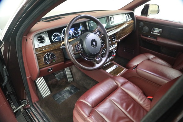 Used 2018 Rolls-Royce Phantom EWB for sale $309,900 at Pagani of Greenwich in Greenwich CT 06830 14
