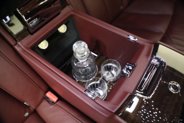 Used 2018 Rolls-Royce Phantom EWB for sale $309,900 at Pagani of Greenwich in Greenwich CT 06830 27