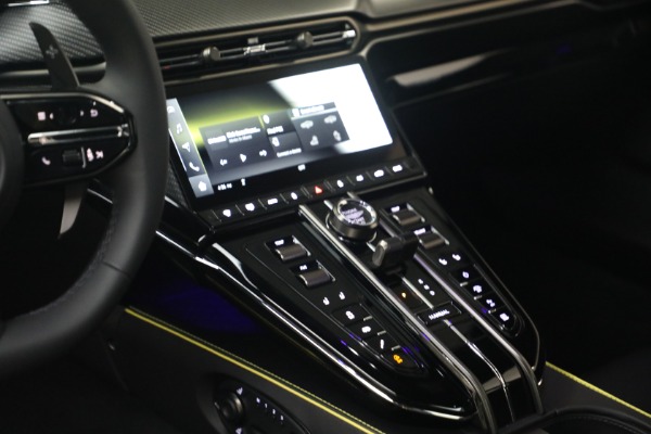 New 2026 Aston Martin Vantage S for sale $247,500 at Pagani of Greenwich in Greenwich CT 06830 21